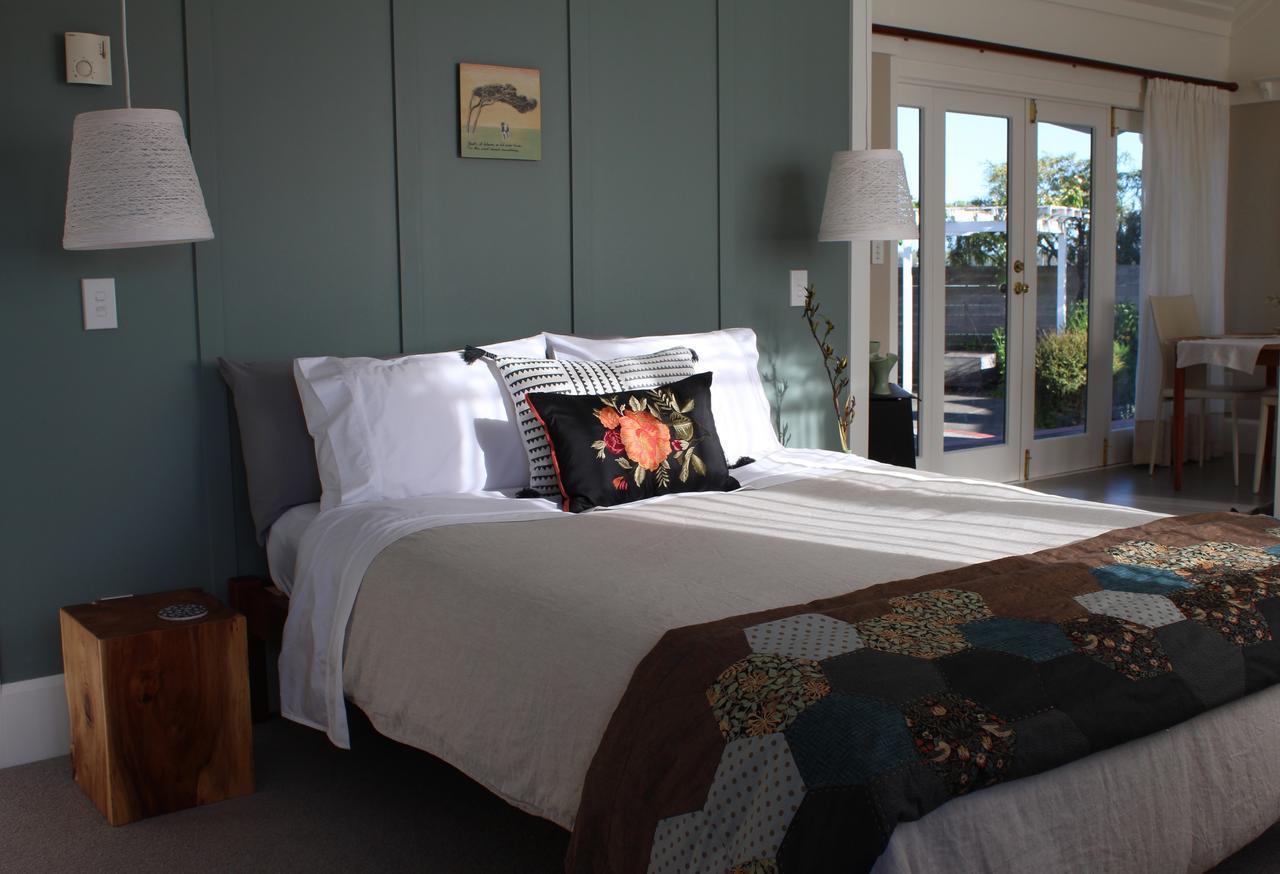Browns Boutique Bed And Breakfast Вангануї Екстер'єр фото